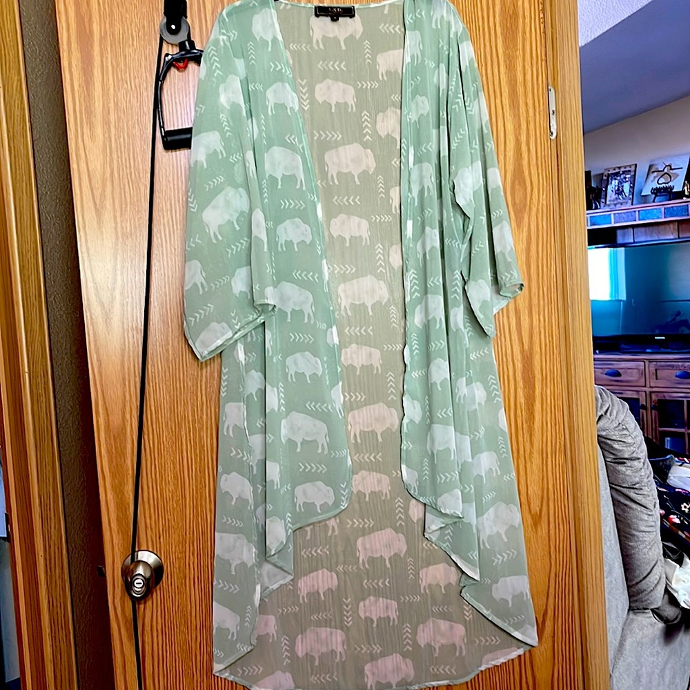 Beautiful cover up , lightweight with Buffalo design